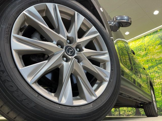 �y����19�C���`�A���~�z�C�[���z�O�ςɃ}�b�`���������A���~�z�C�[���𑕒����Ă���܂��B�e��ЊO�A���~�z�C�[����A�X�^�b�h���X�^�C�����戵�����Ă���܂��B���񂲑��k����������