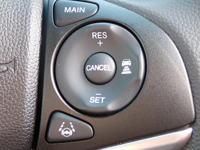 �y�N���[�Y�R���g���[���z�������H�ł̒��������s���y�Ɂ�A�N�Z���y�_���𓥂܂��Ɏԑ������ɕۂ��Ƃ��\�ł��B�O���̎ԗ������m���ĎԊԂ�ۂ悤�ɑ��x���߂��Ă���܂�!!