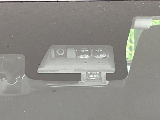 �y�g���^�Z�[�t�e�B�Z���X�z���s���ɑO���̎ԗ�����F�����A�Փ˂������Ȏ��͌x��ƃu���[�L�ŏՓˉ���Ɣ�Q�y�����A�V�X�g�B�����S�Ƀh���C�u�����y���݂��������܂��B