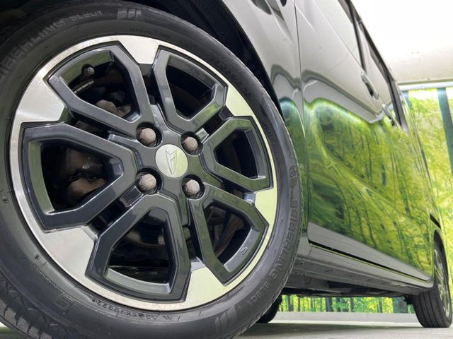 �y����14�C���`�A���~�z�C�[���z�O�ςɃ}�b�`���������A���~�z�C�[���𑕒����Ă���܂��B�e��ЊO�A���~�z�C�[����A�X�^�b�h���X�^�C�����戵�����Ă���܂��B���񂲑��k����������