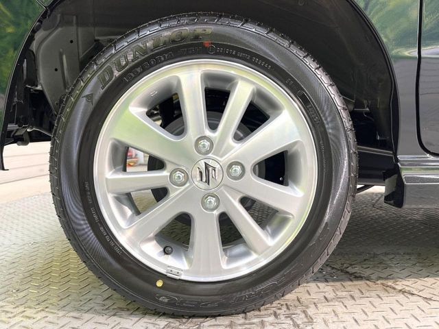 �y����14�C���`�A���~�z�C�[���z�O�ςɃ}�b�`���������A���~�z�C�[���𑕒����Ă���܂��B�e��ЊO�A���~�z�C�[����A�X�^�b�h���X�^�C�����戵�����Ă���܂��B���񂲑��k����������