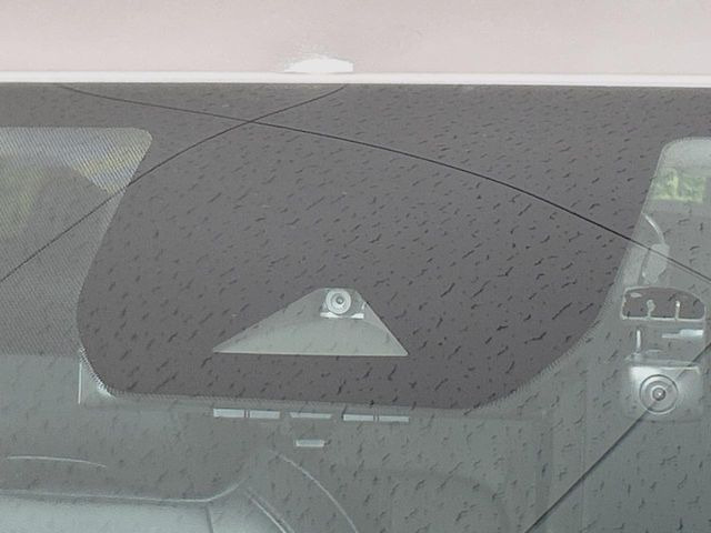 �y�C���e���W�F���g�G�}�[�W�F���V�[�u���[�L�z�t�����g�J�����őO���̎ԗ�����s�҂����m�B�Փ˂������Ȏ��͏Փ˔�Q�y���u���[�L���쓮�A�Փˉ�����T�|�[�g�B�����S�Ƀh���C�u�����y���݂��������܂��B