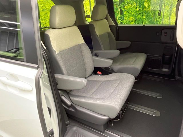 ���i���ȃI���W�i���t���A�}�b�g���I�v�V�����ɂĂ��p�ӂ��Ă���܂��B���D���ȃf�U�C����J���[�����Ԃɍ��킹�đI��ł����������Ƃ��ł��܂���