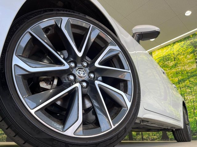 �y����18�C���`�A���~�z�C�[���z�O�ςɃ}�b�`���������A���~�z�C�[���𑕒����Ă���܂��B�e��ЊO�A���~�z�C�[����A�X�^�b�h���X�^�C�����戵�����Ă���܂��B���񂲑��k����������