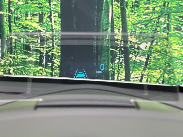 �y�w�b�h�A�b�v�f�B�X�v���C�z���݂̑��x�⑖�s�����f�W�^���\���ŉ^�]�ȑO���̃K���X�ɓ��e!�^�]���A�ڐ������炳���K�v�ȏ����m�F�ł���̂łƂ��Ă��֗��ň��S!