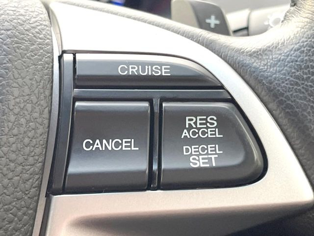 �y�N���[�Y�R���g���[���z�������H�����N���N���s�B�A�N�Z���𗣂��Ă���葬�x�ő��s���ł��A�������^�]���̕��S���y��!�����E�������ȒP�ȃX�C�b�`����Œ����ł��܂��B