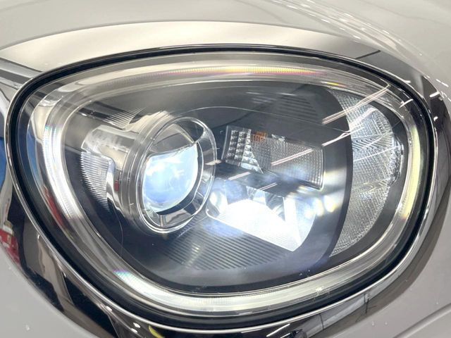 ��LED�w�b�h���C�g:��ԑ��s�����ǍD�Ȏ��E���m�ۂ����S���ĉ^�]�ł��鍂�P�xLED�w�b�h���C�g�𑕔�!�_�����x�������A����d�͂��}�����Ă��܂��B