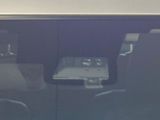 �y�Փˌy�����u�z���s���ɑO���̎ԗ�����F�����A�Փ˂������Ȏ��͌x��ƃu���[�L�ŏՓˉ���Ɣ�Q�y�����A�V�X�g�B�����S�Ƀh���C�u�����y���݂��������܂��B