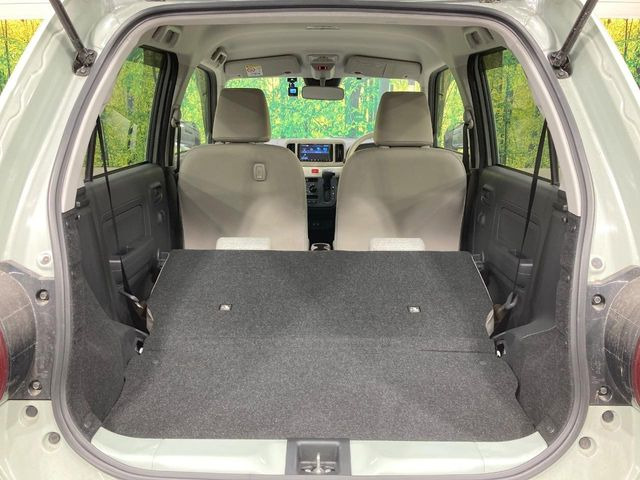 ���i�̂���������ʋ΁A���}���ɏ\���ȉ׎��X�y�[�X���m�ۂ��Ă���܂��B�Z�J���h�V�[�g��|���ƁA�傫�ȉו��̐ύڂ��\�ł���