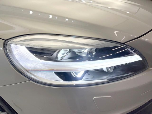 ��LED�w�b�h���C�g:��ԑ��s�����ǍD�Ȏ��E���m�ۂ����S���ĉ^�]�ł��鍂�P�xLED�w�b�h���C�g�𑕔�!�_�����x�������A����d�͂��}�����Ă��܂��B