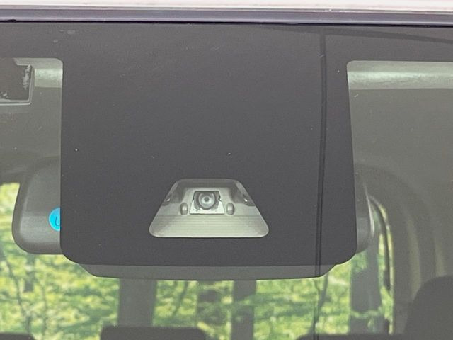 �y�X�}�[�g�A�V�X�g�z���s���ɑO���̎ԗ�����F�����A�Փ˂������Ȏ��͌x��ƃu���[�L�ŏՓˉ���Ɣ�Q�y�����A�V�X�g�B�����S�Ƀh���C�u�����y���݂��������܂��B