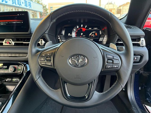 �y�����v�����X�e�A�����O�z�㎿�Ȋv���g�p���邱�ƂŁA��ɂ����������݂ƂĂ��^�]���₷���n���h���ł���