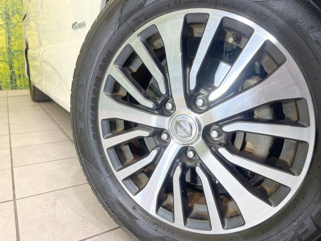 �y����16�C���`�A���~�z�C�[���z�O�ςɃ}�b�`���������A���~�z�C�[���𑕒����Ă���܂��B�e��ЊO�A���~�z�C�[����A�X�^�b�h���X�^�C�����戵�����Ă���܂��B���񂲑��k����������