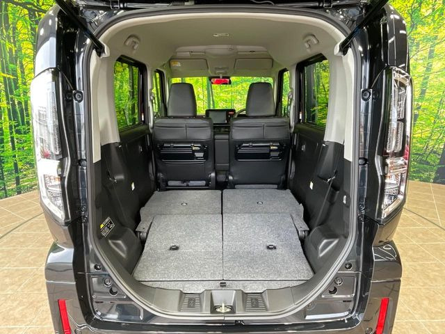 ���i�̂���������ʋ΁A���}���ɏ\���ȉ׎��X�y�[�X���m�ۂ��Ă���܂��B�Z�J���h�V�[�g��|���ƁA�傫�ȉו��̐ύڂ��\�ł���