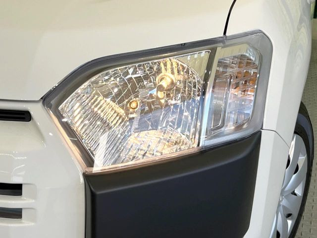 夜間や荒天時により良好な視界で安心な走行をご希望される方には【高輝度LEDヘッドライト】の取付がおすすめ!多くのお客様にご好評いただいております♪