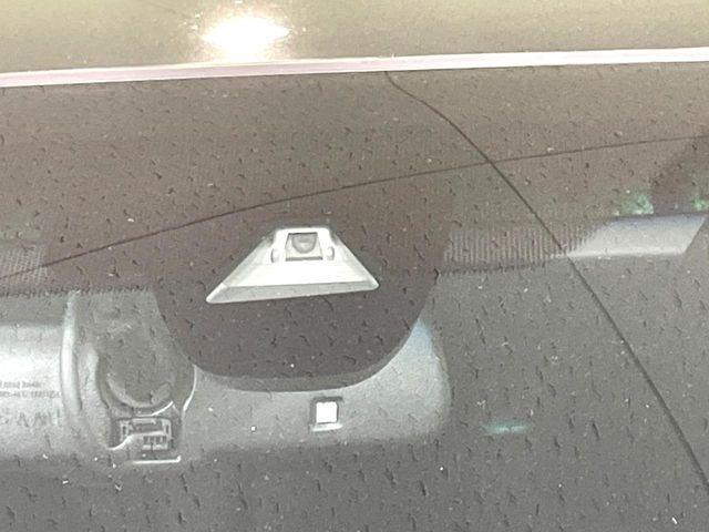 �y�z���_�Z���V���O�z���s���ɑO���̎ԗ�����F�����A�Փ˂������Ȏ��͌x��ƃu���[�L�ŏՓˉ���Ɣ�Q�y�����A�V�X�g�B�����S�Ƀh���C�u�����y���݂��������܂��B