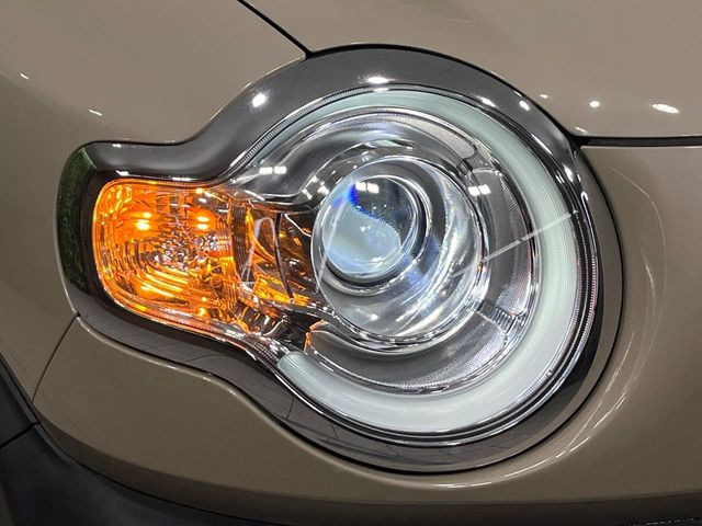 �yLED�w�b�h���C�g�z���V����ԑ��s�����ǍD�Ȏ��E���m�ۂ����S���ĉ^�]�ł��鍂�P�xLED�w�b�h���C�g�𑕔�!�_�����x�������A����d�͂��}�����Ă��܂��B