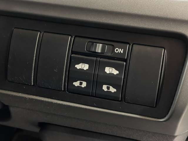 ���斳�����M�\�ł�!���񂨋C�y�ɂ��⍇���������܂�!LINE�ł̎ʐ^�E����̑��M�������Ă���܂��BLINEID  @tih4453s �����q�l�̌g�ђ[���ɂ���Ă͑��M�ł��Ȃ��P�[�X���������܂��B