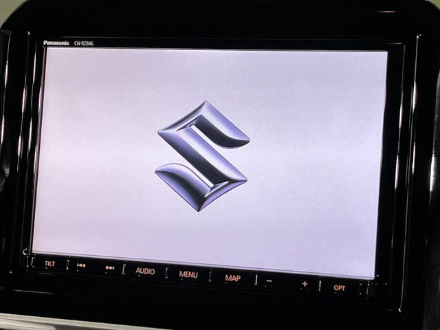 �y����8�C���`�i�r�z�C���e���A�ɗn�����ރX�^�C���b�V���ȁu��p�݌v�v���[�J�[�i�r�𑕔��􎋔F���⑀�쐫�ȂǊ�{���\�ɂ��D��A���㎿�ȃJ�[���C�t�����y���݂��������܂��B