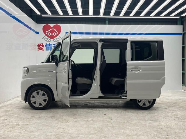 �y�����X���C�h�h�A�z���ԏ�ŗׂ̎ԂƂ̊Ԋu���������ɂ������A�X���C�h�h�A�Ȃ���S!�h�A�I�[�v������������炸�A�J�������L���̂ŏ��~�肪�Ƃ��Ă��ȒP�ł��B�傫�ȉו��̏o���������Ȃ���\��