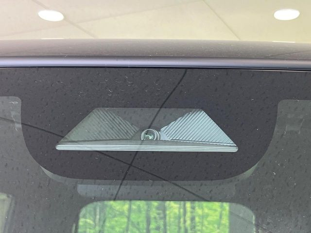 �y�z���_�Z���V���O�z���s���ɑO���̎ԗ�����F�����A�Փ˂������Ȏ��͌x��ƃu���[�L�ŏՓˉ���Ɣ�Q�y�����A�V�X�g�B�����S�Ƀh���C�u�����y���݂��������܂��B