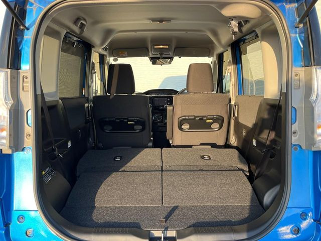 ���i�̂���������ʋ΁A���}���ɏ\���ȉ׎��X�y�[�X���m�ۂ��Ă���܂��B�Z�J���h�V�[�g��|���ƁA�傫�ȉו��̐ύڂ��\�ł���