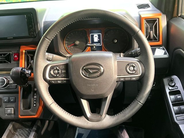 �y�X�e�A�����O�X�C�b�`�z�^�]���A�O������ڐ������炷���ƂȂ��A�I�[�f�B�I���̑��삪�\�ȕ֗��@�\!���S&���K�ȃh���C�u�����o���Ă���܂���