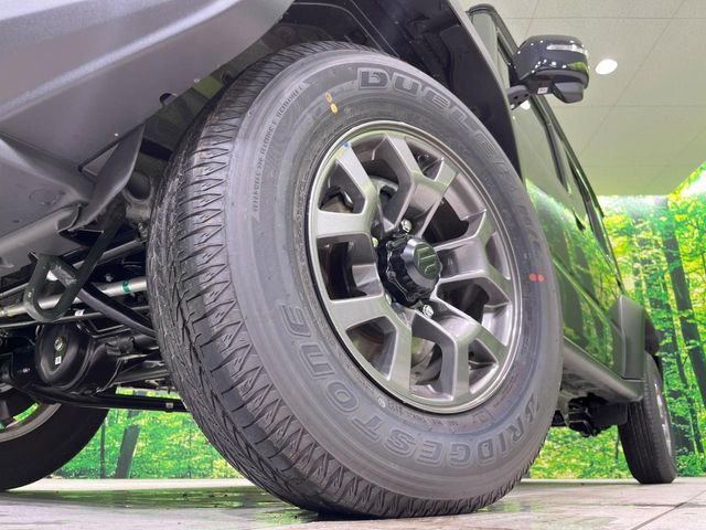 �y����15�C���`�A���~�z�C�[���z�O�ςɃ}�b�`���������A���~�z�C�[���𑕒����Ă���܂��B�e��ЊO�A���~�z�C�[����A�X�^�b�h���X�^�C�����戵�����Ă���܂��B���񂲑��k����������