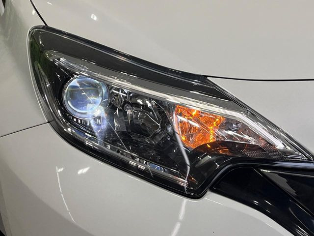 �yLED�w�b�h���C�g�z���V����ԑ��s�����ǍD�Ȏ��E���m�ۂ����S���ĉ^�]�ł��鍂�P�xLED�w�b�h���C�g�𑕔�!�_�����x�������A����d�͂��}�����Ă��܂��B