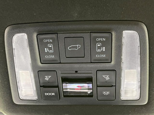 �y�����X���C�h�h�A�z���ԏ�ŗׂ̎ԂƂ̊Ԋu���������ɂ������A�X���C�h�h�A�Ȃ���S!�h�A�I�[�v������������炸�A�J�������L���̂ŏ��~�肪�Ƃ��Ă��ȒP�ł��B�傫�ȉו��̏o���������Ȃ���\��