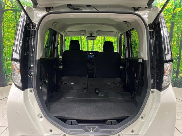 ���i�̂���������ʋ΁A���}���ɏ\���ȉ׎��X�y�[�X���m�ۂ��Ă���܂��B�Z�J���h�V�[�g��|���ƁA�傫�ȉו��̐ύڂ��\�ł���