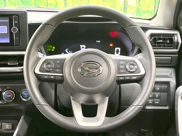 �y�����v�����X�e�A�����O�z�㎿�Ȋv���g�p���邱�ƂŁA��ɂ����������݂ƂĂ��^�]���₷���n���h���ł���