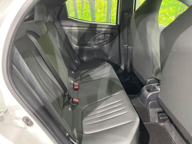 �R���p�N�g�J�[�ł����A�Z�J���h�V�[�g�͏\���ȍL����������K�ɂ���肢�������܂���V�[�g��|���đ傫�ȉו���ς񂾂�ƁA�p�r�̕����L��1��ł��B