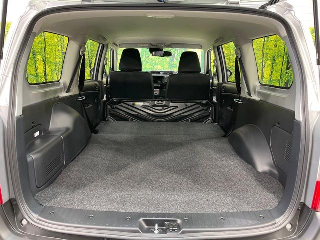 ���i�̂���������ʋ΁A���}���ɏ\���ȉ׎��X�y�[�X���m�ۂ��Ă���܂��B�Z�J���h�V�[�g��|���ƁA�傫�ȉו��̐ύڂ��\�ł���