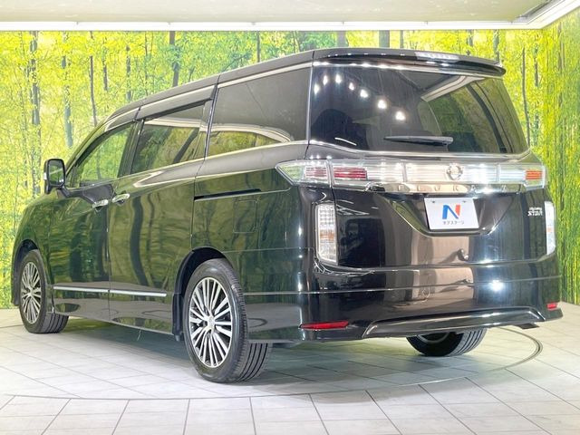 ☆全国のネクステージからお取り寄せが可能※!遠方の店舗に展示してあるクルマが気になる場合も、最寄りの店舗でご覧いただくことが可能です!是非私たちに要望をお聞かせください!※別途費用