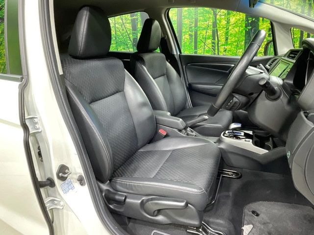 �y�n�[�t���U�[�V�[�g�z�������ƍ���S�n�𗼗������l�C�̃V�[�g���w�ʁE���ʂ̃t�@�u���b�N�f�ނ́A�ʋC���̗ǂ��⊊��ɂ����ɗD��Ă��܂��B�C���╞���ɍ��E���ꂸ���K�ɂ���肢�������܂��B