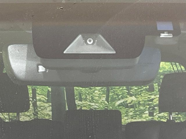 �y�g���^�Z�[�t�e�B�Z���X�z���s���ɑO���̎ԗ�����F�����A�Փ˂������Ȏ��͌x��ƃu���[�L�ŏՓˉ���Ɣ�Q�y�����A�V�X�g�B�����S�Ƀh���C�u�����y���݂��������܂��B