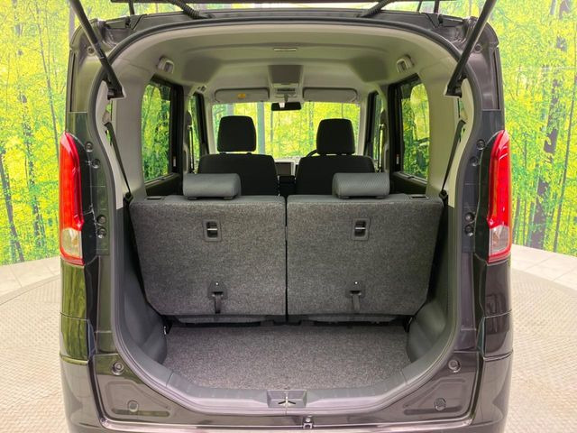 ���i�̂���������ʋ΁A���}���ɏ\���ȉ׎��X�y�[�X���m�ۂ��Ă���܂��B�Z�J���h�V�[�g��|���ƁA�傫�ȉו��̐ύڂ��\�ł���