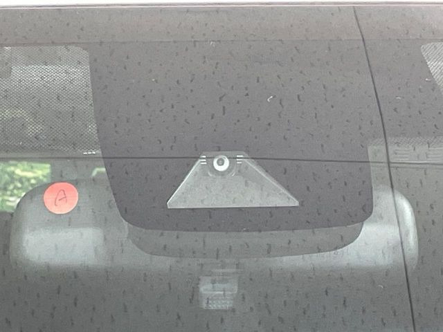 �y�g���^�Z�[�t�e�B�Z���X�z���s���ɑO���̎ԗ�����F�����A�Փ˂������Ȏ��͌x��ƃu���[�L�ŏՓˉ���Ɣ�Q�y�����A�V�X�g�B�����S�Ƀh���C�u�����y���݂��������܂��B