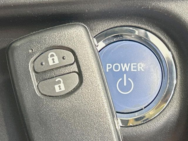 �y�X�}�[�g�L�[�z�J�o����|�P�b�g�ɓ��ꂽ�܂܂ł��h�A�̎{���E�������\�ȃX�}�[�g�L�[�𑕔��B�G���W���̃I���E�I�t�����J�M�����o���K�v����������Ƃ��Ă��֗��ł���