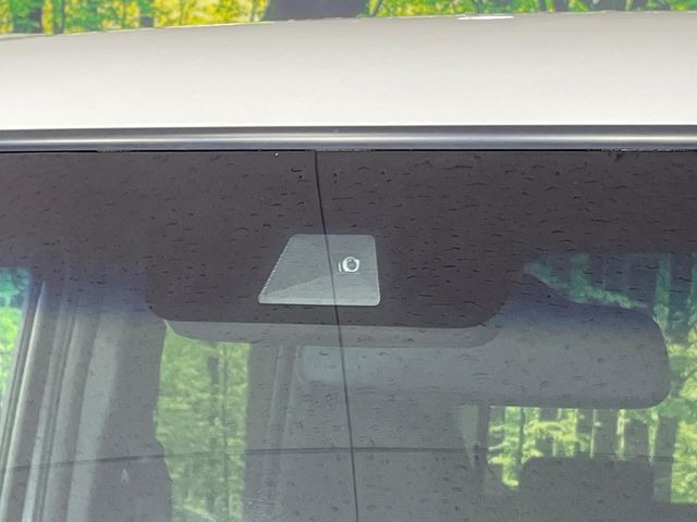 �y�z���_�Z���V���O�z���s���ɑO���̎ԗ�����F�����A�Փ˂������Ȏ��͌x��ƃu���[�L�ŏՓˉ���Ɣ�Q�y�����A�V�X�g�B�����S�Ƀh���C�u�����y���݂��������܂��B