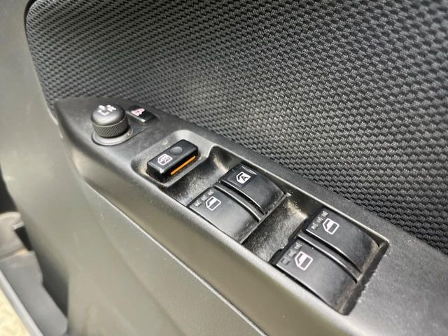 �y�d���i�[�~���[�z�T�C�h�~���[�͓d���i�[���ƂȂ��Ă���A�������ԏ�ł��L�Y�������X�N��}�����܂��B