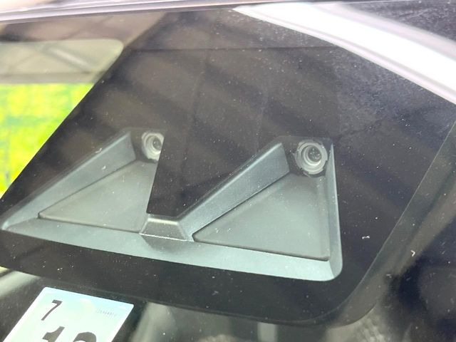 �y�X�}�[�g�A�V�X�g�z���s���ɑO���̎ԗ�����F�����A�Փ˂������Ȏ��͌x��ƃu���[�L�ŏՓˉ���Ɣ�Q�y�����A�V�X�g�B�����S�Ƀh���C�u�����y���݂��������܂��B