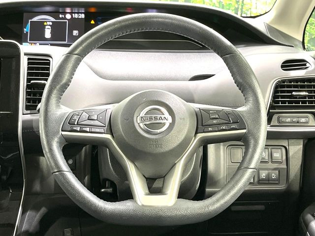 �y�����v�����X�e�A�����O�z�㎿�Ȋv���g�p���邱�ƂŁA��ɂ����������݂ƂĂ��^�]���₷���n���h���ł���