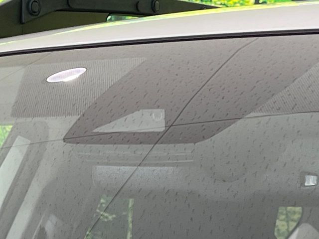 �y�g���^�Z�[�t�e�B�Z���X�z���s���ɑO���̎ԗ�����F�����A�Փ˂������Ȏ��͌x��ƃu���[�L�ŏՓˉ���Ɣ�Q�y�����A�V�X�g�B�����S�Ƀh���C�u�����y���݂��������܂��B