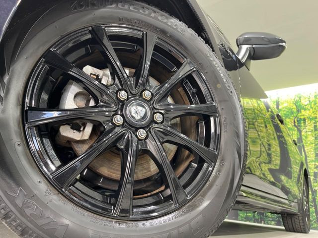 �y16�C���`�A���~�z�C�[���z�O�ςɃ}�b�`�����A���~�z�C�[���𑕒����Ă���܂��B�e��A���~�z�C�[����A�X�^�b�h���X�^�C�����戵�����Ă���܂��B���񂲑��k����������