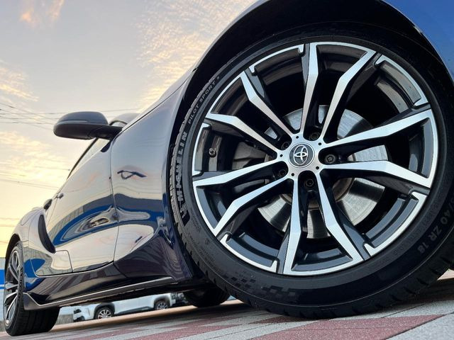 �y����18�C���`�A���~�z�C�[���z�����A���~�z�C�[���𑕒����Ă���^�C����24�N���~�V�������p�C���b�g�X�|�[�c5�o���R�ł������߂ł���