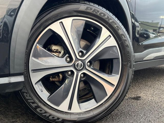 �y����17�C���`�A���~�z�C�[���z�O�ςɃ}�b�`���������A���~�z�C�[���𑕒����Ă���܂��B�e��ЊO�A���~�z�C�[����A�X�^�b�h���X�^�C�����戵�����Ă���܂��B���񂲑��k����������