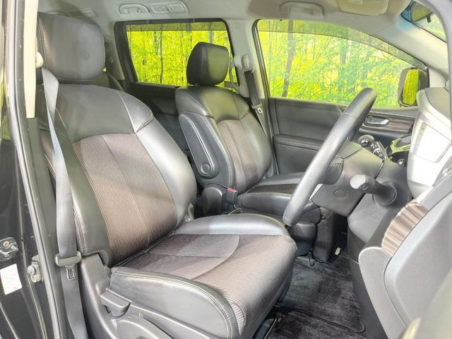 運転席シート廻りは使用感も少なく、良好な状態となっています。丁寧に使われていたことがよくわかりますね。