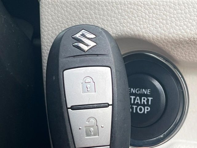 �y�L�[���X�X�^�[�g�V�X�e���z�J�o����|�P�b�g�ɓ��ꂽ�܂܂ł��h�A�̎{���E�������\�ȃX�}�[�g�L�[�𑕔��B�G���W���̃I���E�I�t�����J�M�����o���K�v����������Ƃ��Ă��֗��ł���